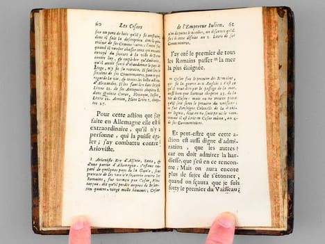Les Cesars invitez a la Table des Dieux. Satyre ingenieuse, sur la Conduite des Empereurs Romains. Ecrite en Grec en forme de Dialogue, par l'Empereur ...
