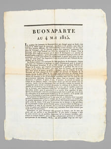 Buonaparte au 4 mai 1815. "Le système des journaux de Buonaparte n'est pas changé quant au fond ; c'est toujours le même esprit de mensonge, d'impudence et de perfidie, mais dans la vue d'un résultat différent [... ] Vous êtes Français, soldats, et la trahison vous indigne. Une noble rougeur couvre vos fronts au nom d'Elchinger et de La Bédoyère. J'ai vu de saintes larmes rouler dans vos yeux au souvenir du Roi. Vous justifierez l'armée française devant l'histoire qui l'attend. Disons en peu de mots quelle est la situation actuelle de la France entière à l'égard de Buonaparte : Les royalistes n'en voudront jamais ; Les républicains n'en veulent plus ; L'armée regrette d'en avoir voulu ; Les buonapartistes n'osent plus avouer qu'ils en veulent".