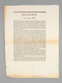 Bonaparte au 4 mai 1815. "Le système des journaux de Buonaparte n'est pas changé quant au fond ; c'est toujours le même esprit de mensonge, d'impudence et de perfidie, mais dans la vue d'un résultat différent [... ] Vous êtes Français, soldats, et la trahison vous indigne. Une noble rougeur couvre vos fronts au nom d'Elchinger et de La Bédoyère. J'ai vu de saintes larmes rouler dans vos yeux au souvenir du Roi. Vous justifierez l'armée française devant l'histoire qui l'attend. Disons en peu de mots quelle est la situation actuelle de la France entière à l'égard de Buonaparte : Les royalistes n'en voudront jamais ; Les républicains n'en veulent plus ; L'armée regrette d'en avoir voulu ; Les buonapartistes n'osent plus avouer qu'ils en veulent".