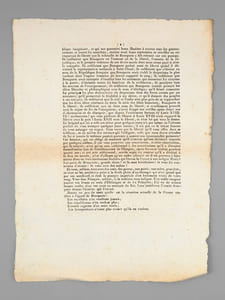 Bonaparte au 4 mai 1815. "Le système des journaux de Buonaparte n'est pas changé quant au fond ; c'est toujours le même esprit de mensonge, d'impudence et de perfidie, mais dans la vue d'un résultat différent [... ] Vous êtes Français, soldats, et la trahison vous indigne. Une noble rougeur couvre vos fronts au nom d'Elchinger et de La Bédoyère. J'ai vu de saintes larmes rouler dans vos yeux au souvenir du Roi. Vous justifierez l'armée française devant l'histoire qui l'attend. Disons en peu de mots quelle est la situation actuelle de la France entière à l'égard de Buonaparte : Les royalistes n'en voudront jamais ; Les républicains n'en veulent plus ; L'armée regrette d'en avoir voulu ; Les buonapartistes n'osent plus avouer qu'ils en veulent".