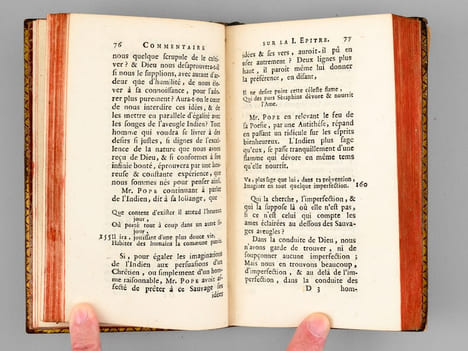 Commentaire sur la Traduction en Vers de Mr. l'Abbé du Resnel, de l'Essai de M. Pope sur L'Homme, par M. de Crousaz [ Edition originale ]. CROUSAZ, ...