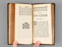 Varia Philosophica et Medica. De Atomis. De Circulari sanguinis motu. Adversus Pyrrhonios. De Generatione hominis. De Usu lienis. De Causa motus pulmonum in ispiratione. Anatomica quaedam. [ Edition originale ]