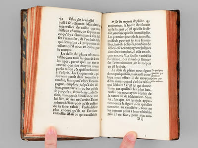 Essais sur la Nécessité et sur les Moyens de Plaire [ Avec : ] Contes des Fées