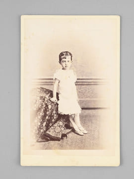 Lot de 43 portraits photographiques anciens sur carton format 10,8 x 16,5 cm, entre 1875 et 1888 dont 9 photographies prises à San Francisco (Taber, ...