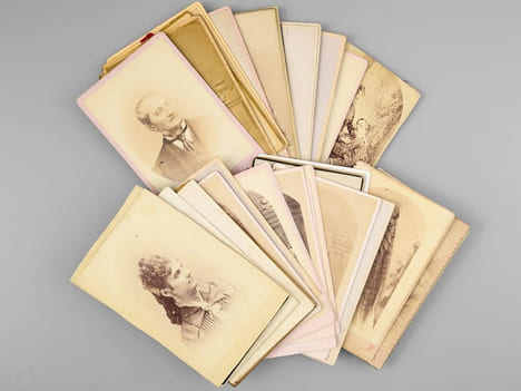 Lot de 43 portraits photographiques anciens sur carton format 10,8 x 16,5 cm, entre 1875 et 1888 dont 9 photographies prises à San Francisco (Taber, ...