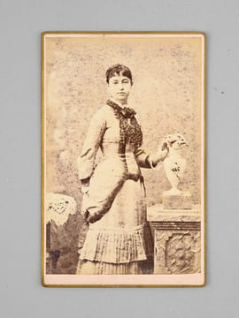 Lot de 43 portraits photographiques anciens sur carton format 10,8 x 16,5 cm, entre 1875 et 1888 dont 9 photographies prises à San Francisco (Taber, ...