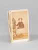 Lot de 10 portraits photographiques anciens format carte de visite (montés sur carton format approximatif 10,5 x 6,4 cm), vers 1867-1880, dont 8 ...