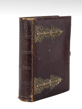 3 Albums photos anciens, provenance bordelaise, vers 1872-1920 : Album in-12 : daté de 1872 - Album in-8 daté 1890-1920 : grand-père John Williams ; ...