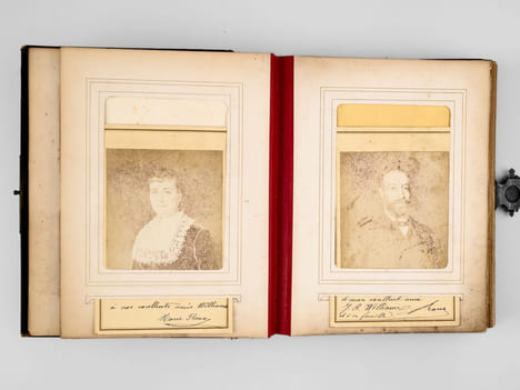 3 Albums photos anciens, provenance bordelaise, vers 1872-1920 : Album in-12 : daté de 1872 - Album in-8 daté 1890-1920 : grand-père John Williams ; ...