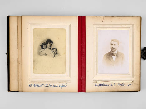 3 Albums photos anciens, provenance bordelaise, vers 1872-1920 : Album in-12 : daté de 1872 - Album in-8 daté 1890-1920 : grand-père John Williams ; ...