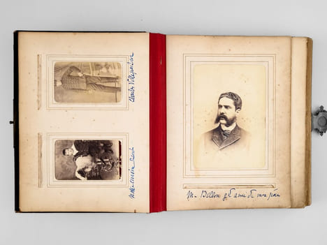 3 Albums photos anciens, provenance bordelaise, vers 1872-1920 : Album in-12 : daté de 1872 - Album in-8 daté 1890-1920 : grand-père John Williams ; ...