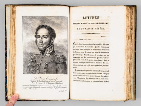 Recueil de pièces authentiques sur le captif de Sainte-Hélène ; de Mémoires et Documens écrits ou dictés par l'Empereur Napoléon (9 Tomes) Tome 1 : ...