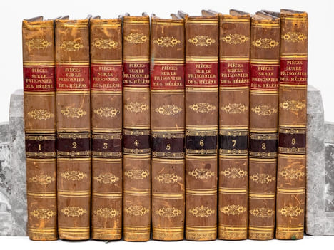 Recueil de pièces authentiques sur le captif de Sainte-Hélène ; de Mémoires et Documens écrits ou dictés par l'Empereur Napoléon (9 Tomes) Tome 1 : ...