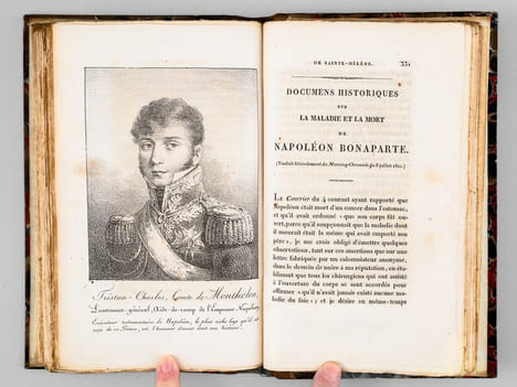 Recueil de pièces authentiques sur le captif de Sainte-Hélène ; de Mémoires et Documens écrits ou dictés par l'Empereur Napoléon (9 Tomes) Tome 1 : ...