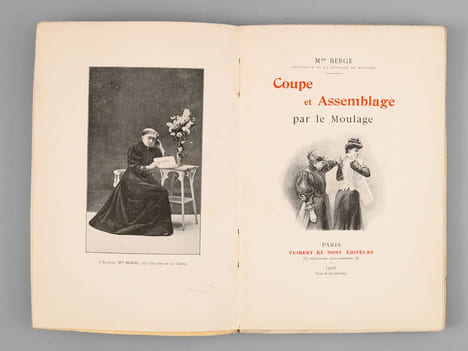 Coupe et Assemblage par le Moulage (on joint le prospectus publicitaire de 4 pages sur l'ouvrage). BERGE, Mme (née Guyard de la Croix)