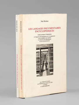 [ Lot de deux livres dédicacés par l'auteur ] La Conversion du Mauvais lecteur  la naissance de la lecture publique ; Les langages documentaires ...