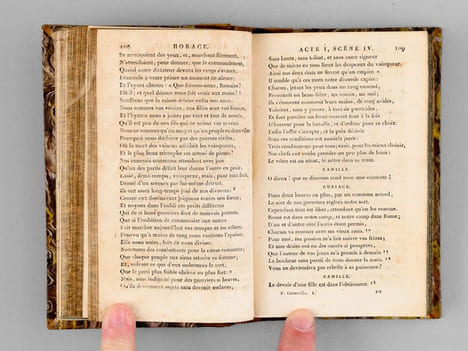 Chefs-d'Oeuvre de P. Corneille, avec les Remarques de Voltaire (4 Tomes)  [ Avec : ] Chefs-d'Oeuvre de ThP. Corneille, avec les Remarques de Voltaire ...