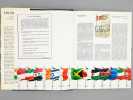 Les Drapeaux à travers les âges et dans le monde entier.. SMITH, Whitney ; (PASCH, Georges)