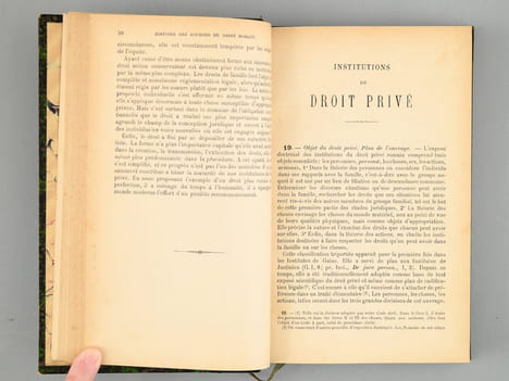 Eléments de Droit Romain à l'usage des Etudiants des Facultés de Droit. MAY, Gaston