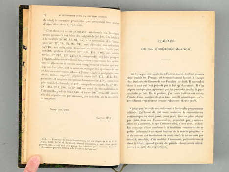 Eléments de Droit Romain à l'usage des Etudiants des Facultés de Droit. MAY, Gaston