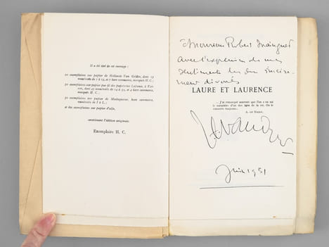 Laure et Laurence [ Edition originale - Livre dédicacé par l'auteur ]. VAUDOYER, Jean-Louis