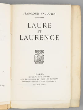 Laure et Laurence [ Edition originale - Livre dédicacé par l'auteur ]. VAUDOYER, Jean-Louis