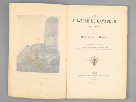 Le Château de Gavaudun en Agenais. Description et Histoire [ Edition originale - Livre dédicacé par l'auteur ]. LAUZUN, Philippe