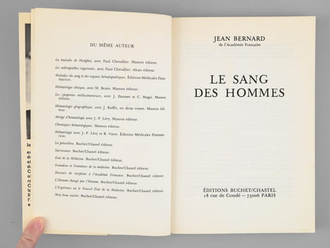 Le sang des hommes [ Livre signé par l'auteur - Envoi à Maurice Druon ]. BERNARD, Jean (1907-2006)