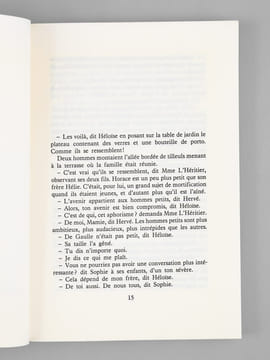 On liquide et on s'en va. Sotie [ Livre dédicacé par l'auteur à Maurice Druon ]. MOHRT, Michel