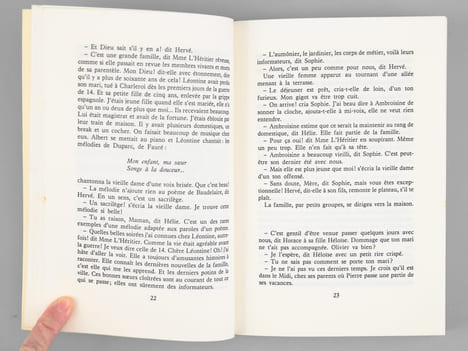 On liquide et on s'en va. Sotie [ Livre dédicacé par l'auteur à Maurice Druon ]. MOHRT, Michel