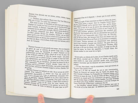 Jeanne d'Arc , le pouvoir et l'innocence. [ Livre signé par l'auteur - Envoi à Maurice Druon ]. MOINOT Pierre (1920-2007)