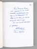 Circunstancias. Articulos periodisticos. Entrevistas [ Livre d&eacute;dicac&eacute; par l'auteur &agrave; Maurice Druon ]. GROS ESPIELL, Hector