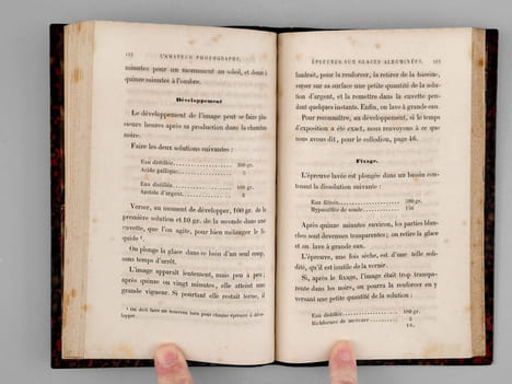 L'Amateur Photographe. Guide pratique de photographie contenant : Les procédés pour obtenir les images positives et négatives sur collodion, sur ...