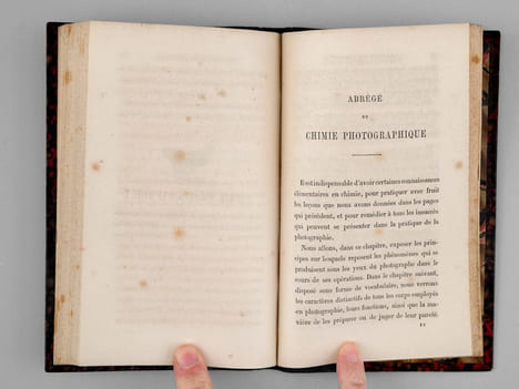 L'Amateur Photographe. Guide pratique de photographie contenant : Les procédés pour obtenir les images positives et négatives sur collodion, sur ...