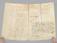 [ Acte judiciaire condamnant au dépens suite aux poursuites pour injures, Vesoul, juillet 1699 : ] "Extrait des Registres du greffe du Bailliage Royal de Vesoul. Le Bailly d’Amont au Comté de Bourgogne à tous ceux qui ces présentes verront salut, savoir faisons qu’en la cause pendante audit Bailliage. Entre Claude Carteron de Montoille, défendeur d’une part. Et Sieur Jean Seguin de Vaivre, en la qualité qu’il agit demandeur aux fins de son exploit du septième juillet mil six cent nonante neuf contrôlé le neuf, par lequel il a conclu à ce que ledit défendeur vienne déclarer qu’il tient Nicolas Seguin fils dudit demandeur, né et exempt de vice résultant des injures mentionnées audit exploit, qu’il juge pour l’amende honorable et pour la profitable à ce qu’il soit condamné à lui payer la somme de mil livres sauf taxe [ etc...…] » [On joint un second acte daté de 1709, demande de recouvrement de créance, et un troisième daté de 1708 ]