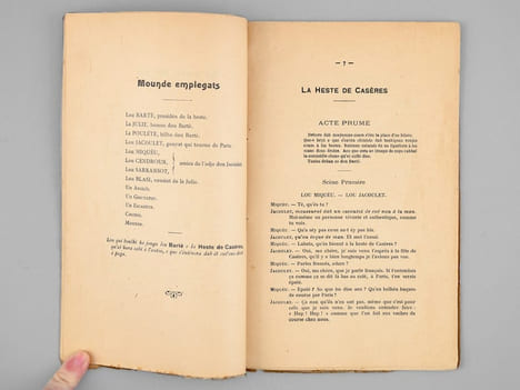 [Lot de 9 ouvrages de l'abbé Césaire Daugé : ] La Heste de Casères. Coumédiote gascoune en tres actes [ On joint : ]  Lou Nouste Enric. Coumediote, ...