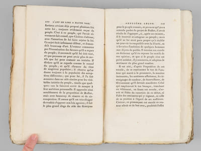 Principes raisonnés sur l'Art de lire à Haute Voix. Suivis de leur application particulière à la Lecture des ouvrages d'Éloquence et de Poésie.