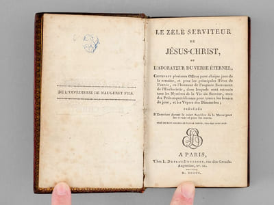 Le zélé serviteur de Jésus-Christ, ou l'adorateur du Verbe éternel Contenant plusieurs Offices pour chaque jour de la semaine, et pour les principales Fêtes de l'année, en l'honneur de l'auguste Sacrement de l'Eucharistie, dans lesquels sont retracés tous les Mystères de la Vie du Sauveur. 