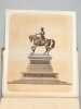Jeanne Darc, sa mission et son martyre, avec le plan du si&egrave;ge d'Orl&eacute;ans et la photographie de la statue &eacute;questre de M. Foyatier [ Jeanne d'Arc ]. ...