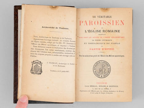 Le véritable Paroissien de l'Eglise Romaine contenant avec tous les Offices de l'année Ecclésiastique la Somme Liturgique et Théologique du Fidèle (4 ...