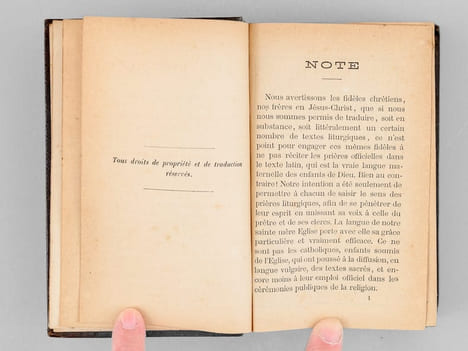 Le véritable Paroissien de l'Eglise Romaine contenant avec tous les Offices de l'année Ecclésiastique la Somme Liturgique et Théologique du Fidèle (4 ...