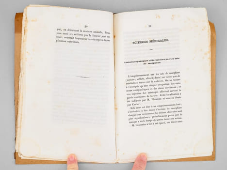 Comment constater la présence de l'acide arsénieux long-temps après l'inhumation d'un cadavre ? [ Edition originale - Livre dédicacé par l'auteur ] ...