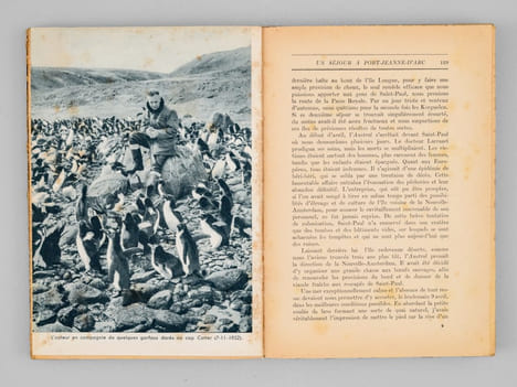Deux ans aux iles de la Désolation. Archipel de Kerguelen. AUBERT DE LA RUE, Edgar