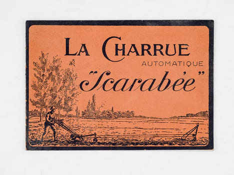 La Charrue "Scarabée". Usine à Saint-Mandé. . ANONYME