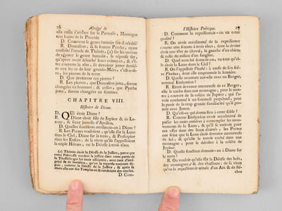 Abrégé de l'histoire poétique, ou Introduction à la Mythologie, par Demandes & par Réponses, pour faciliter l'intelligence de la Religion des Anciens Grecs & Romains
