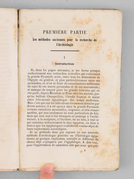 La Grande Pyramide. Pharaonique de nom, humanitaire de fait, ses merveilles, ses mystères et ses enseignements.. PIAZZI SMYTH, Charles ; (MOIGNO, Abbé ...