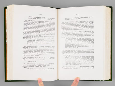 Essai de Bibliographie Pyrénéiste (2 Tomes - Complet) [ Edition originale ] Suivi des Index des noms de personnes et des noms de lieux cités dans ...