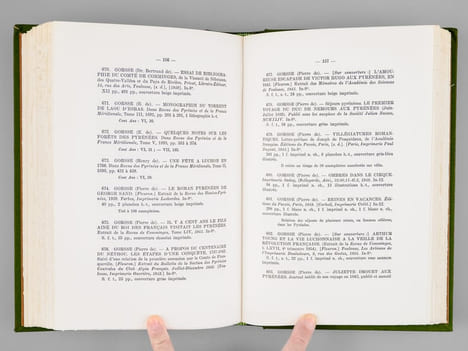 Essai de Bibliographie Pyrénéiste (2 Tomes - Complet) [ Edition originale ] Suivi des Index des noms de personnes et des noms de lieux cités dans ...