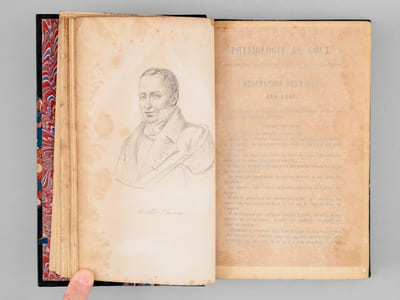 Les Classiques de la Table (2 Tomes - Complet) Tome I : Brillat-Savarin : La physiologie du goût ; Grimod de la Reynière : Le calendrier gastronomique ; Marquis de Cussy : L'art culinaire ; Berchoux : La gastronomie ; Colnet : L'art de dîner en ville ; Tome II : Marquis de Cussy : L'art culinaire ; Mélanges, variétés littéraires ; Anecodtes, poésies et chansons ; Berchoux : La Gastronomie ; Colnet : L'art de dîner en ville