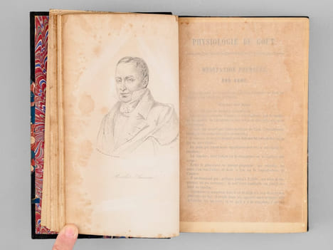 Les Classiques de la Table (2 Tomes - Complet) Tome I : Brillat-Savarin : La physiologie du goût ; Grimod de la Reynière : Le calendrier gastronomique ...